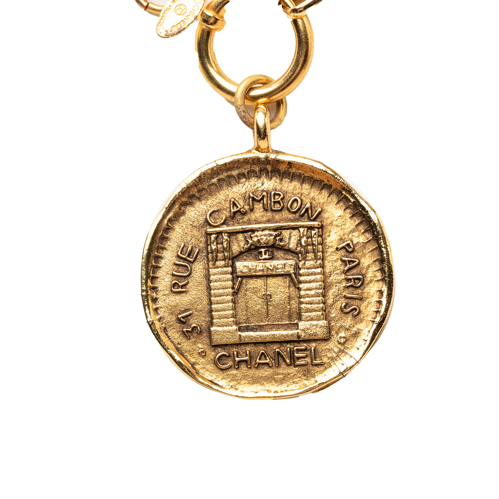 Pre-Loved Chanel Gold Plated 31 Rue Cambon Medallion Pendant Necklace - Picture 2 of 6